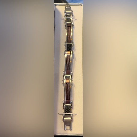 NIB Men’s Stainless Steel 2 Tone Bracelet - Picture 4 of 11